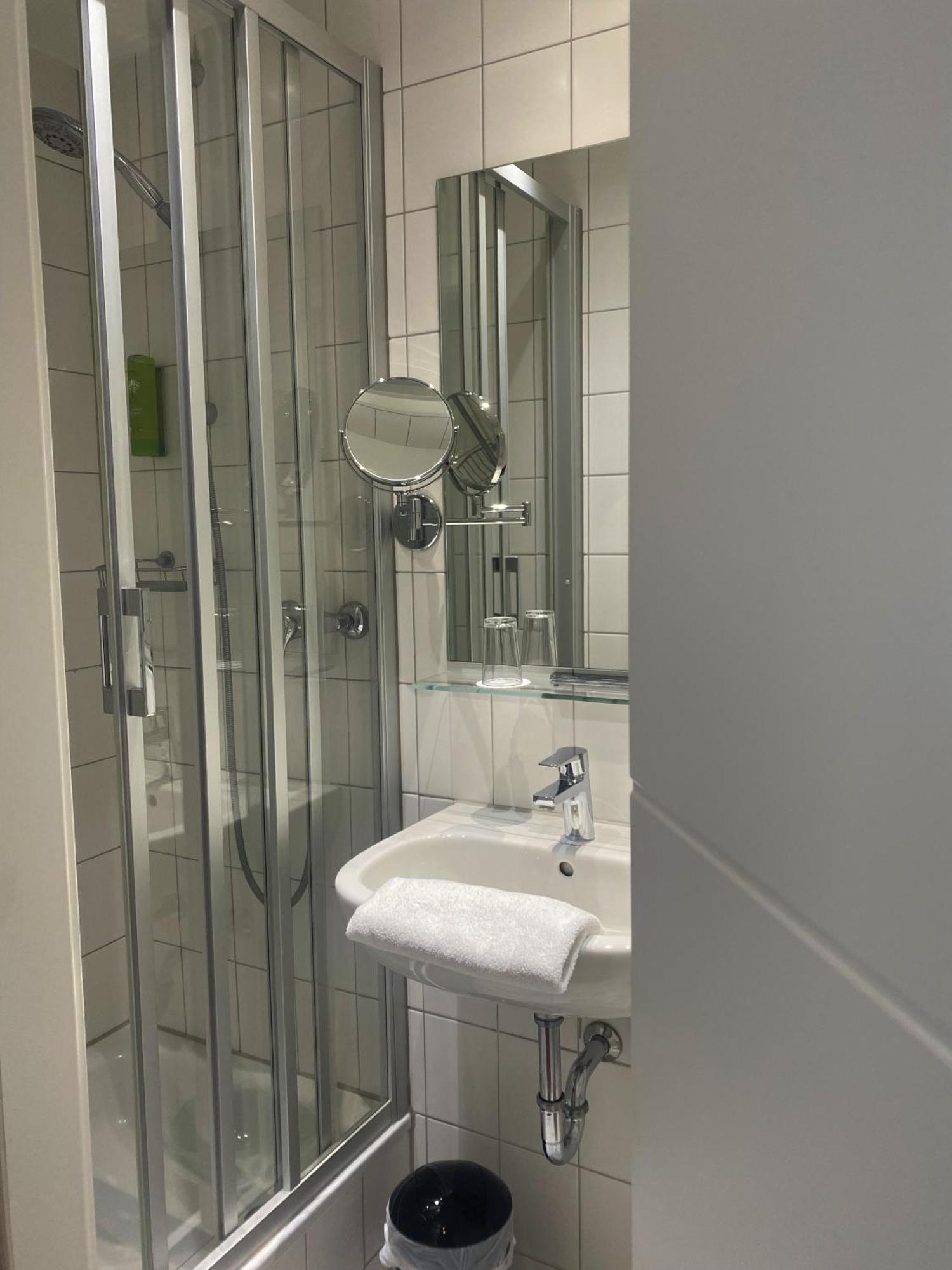 Sevendays Hotel 3*